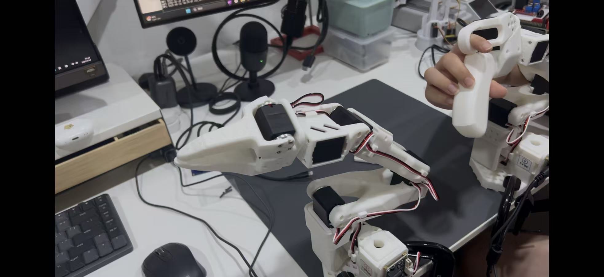 Master-Slave Linkage